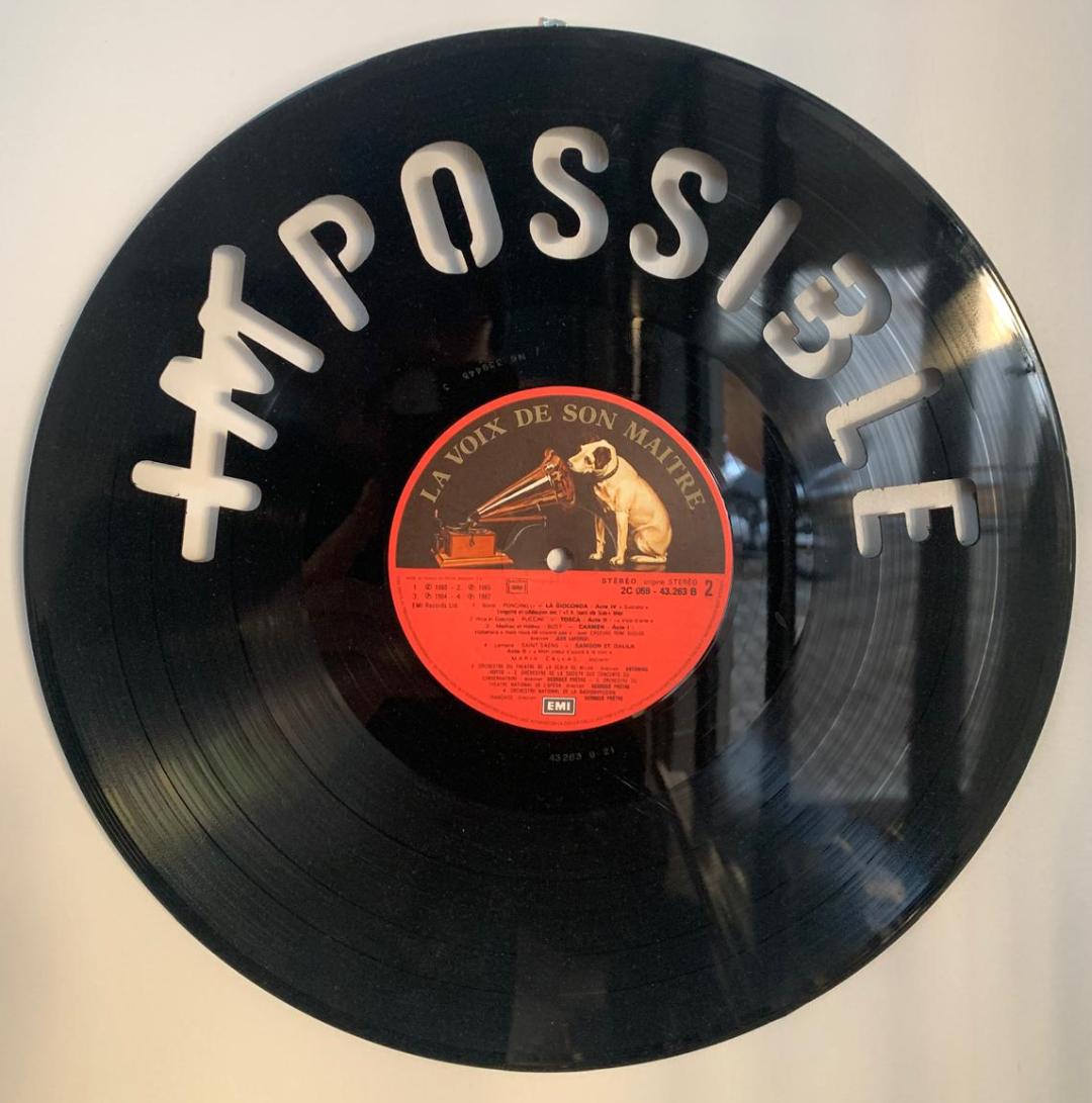 Lettrage sur disque vinyle